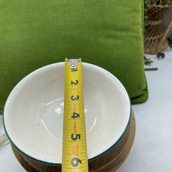 Pfaltzgraff Winterberry Set of Four 6 inch Bowls - Picture 4 of 5